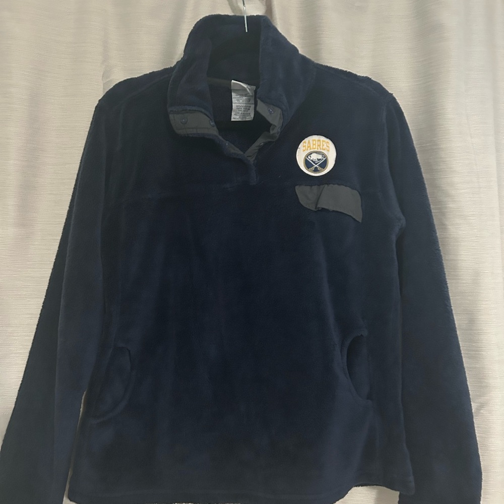 NHL Buffalo Sabres pullover fleece.